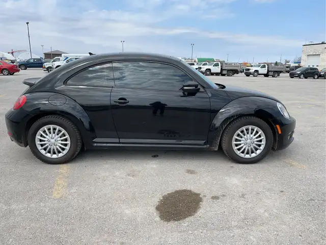 2012 Volkswagen Beetle - Photo 4