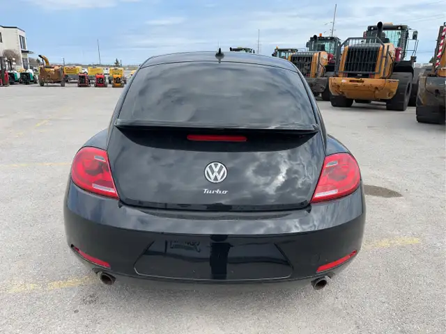 2012 Volkswagen Beetle - Photo 6