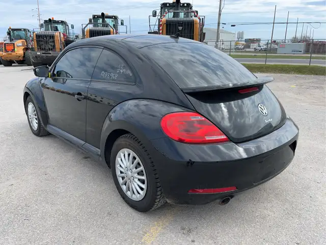 2012 Volkswagen Beetle - Photo 7