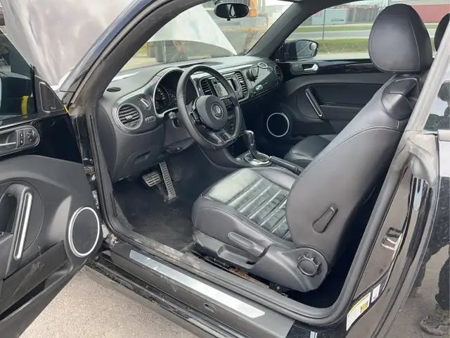 2012 Volkswagen Beetle - Photo 10