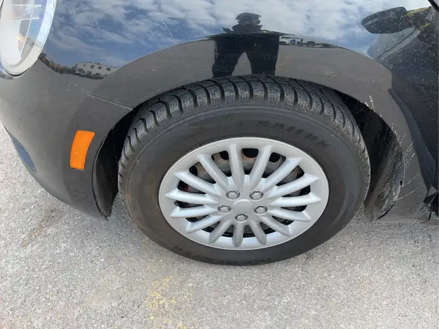 2012 Volkswagen Beetle - Photo 19