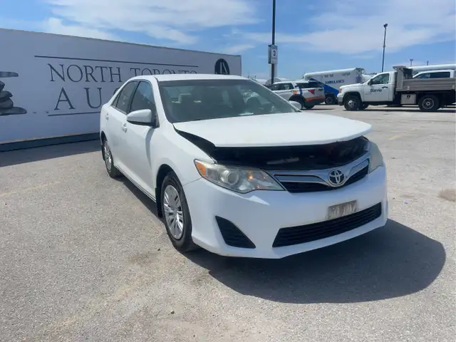 2013 Toyota Camry - Photo 3