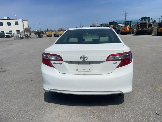 2013 Toyota Camry - Photo 6
