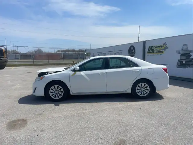 2013 Toyota Camry - Photo 8