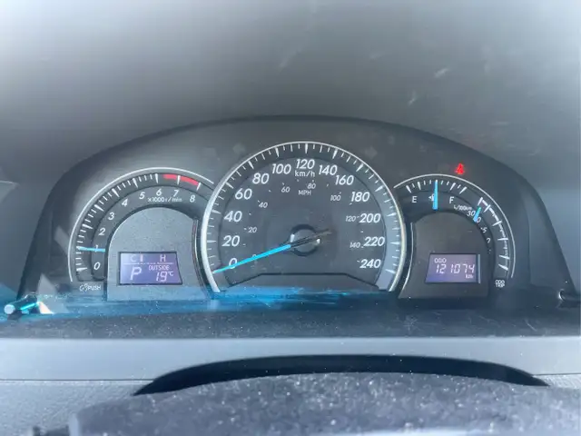 2013 Toyota Camry - Photo 11