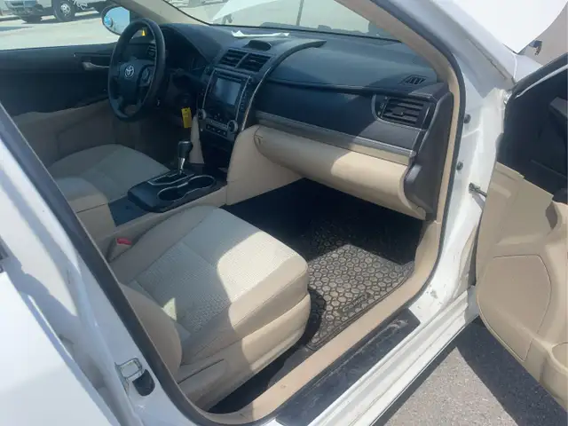 2013 Toyota Camry - Photo 18