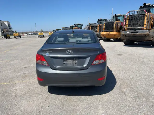 2013 Hyundai ACCENT - Photo 6