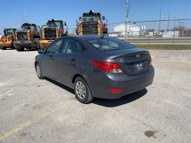 2013 Hyundai ACCENT - Photo 7
