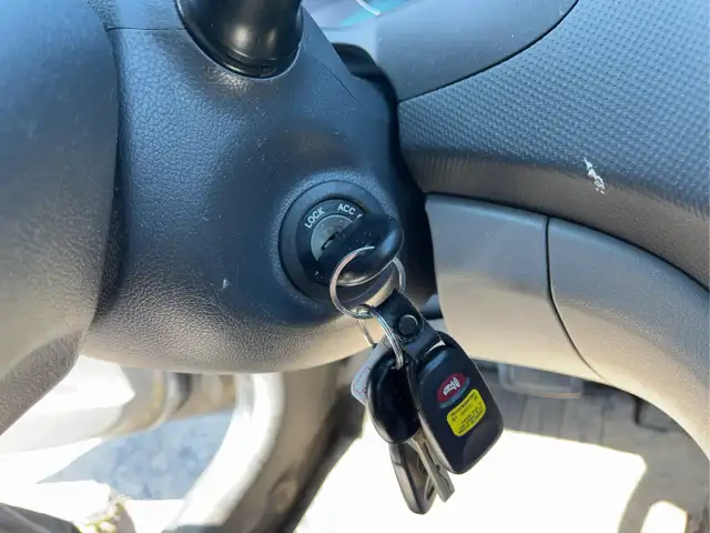 2013 Hyundai ACCENT - Photo 13