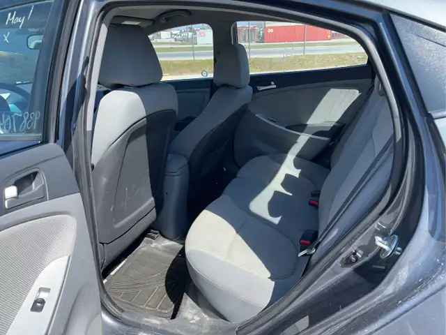 2013 Hyundai ACCENT - Photo 14