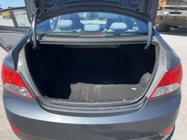 2013 Hyundai ACCENT - Photo 18