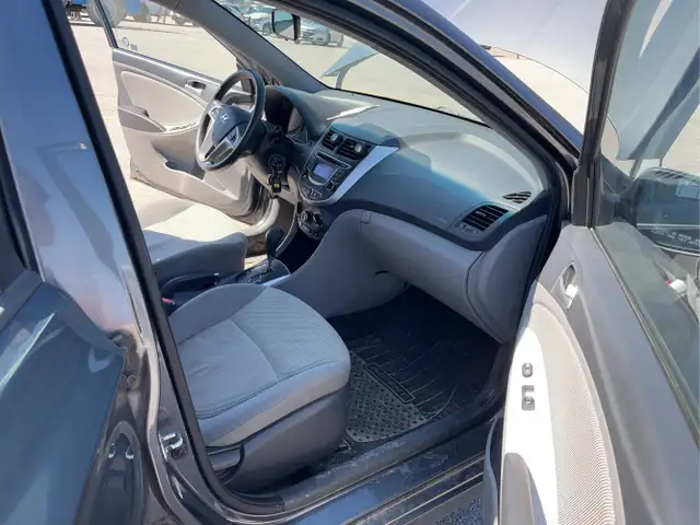 2013 Hyundai ACCENT - Photo 20