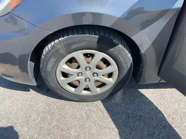 2013 Hyundai ACCENT - Photo 24