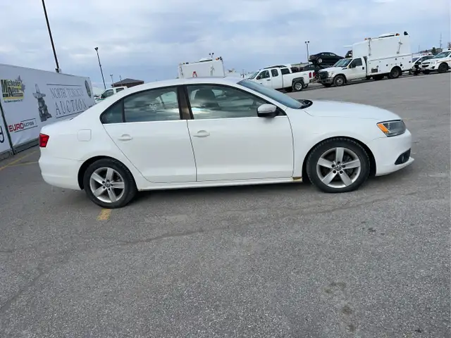 2013 Volkswagen Jetta - Photo 4