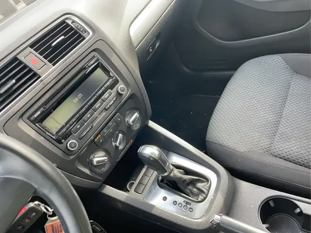 2013 Volkswagen Jetta - Photo 12