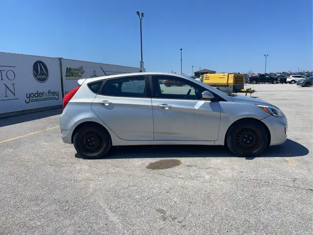 2015 Hyundai ACCENT - Photo 4