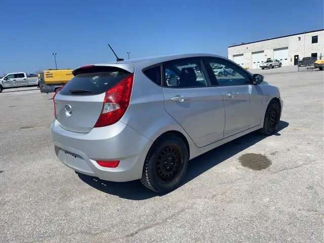 2015 Hyundai ACCENT - Photo 5