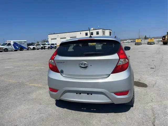 2015 Hyundai ACCENT - Photo 6