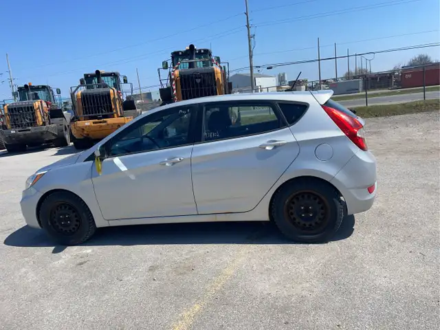 2015 Hyundai ACCENT - Photo 8