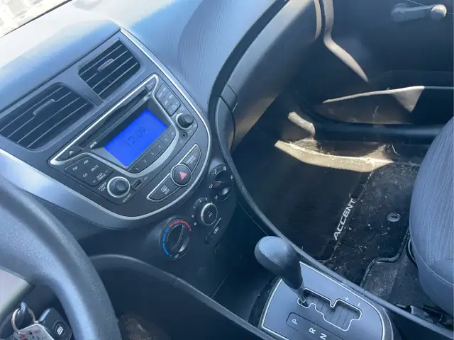 2015 Hyundai ACCENT - Photo 12