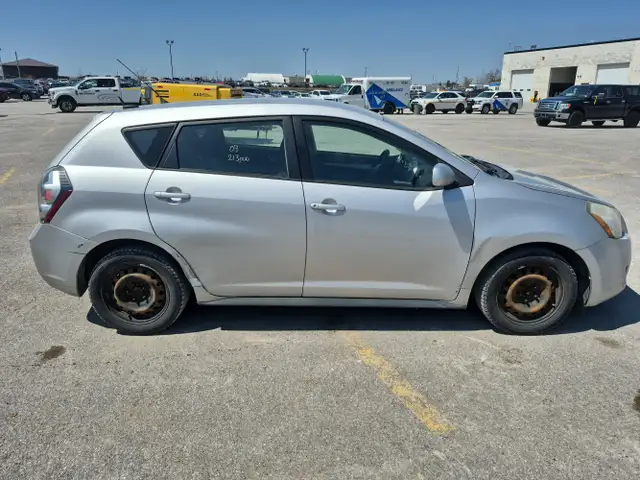 2009 Pontiac Vibe - Photo 4