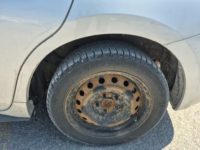 2009 Pontiac Vibe - Photo 25