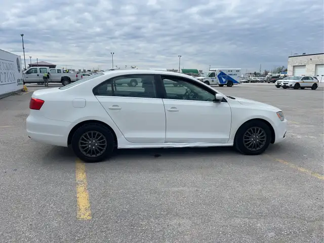 2013 Volkswagen Jetta - Photo 4