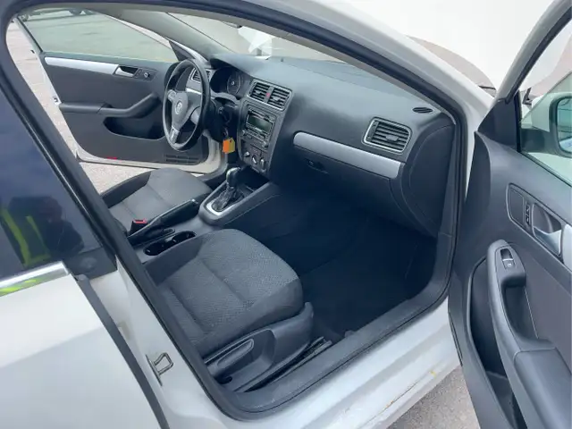 2013 Volkswagen Jetta - Photo 17