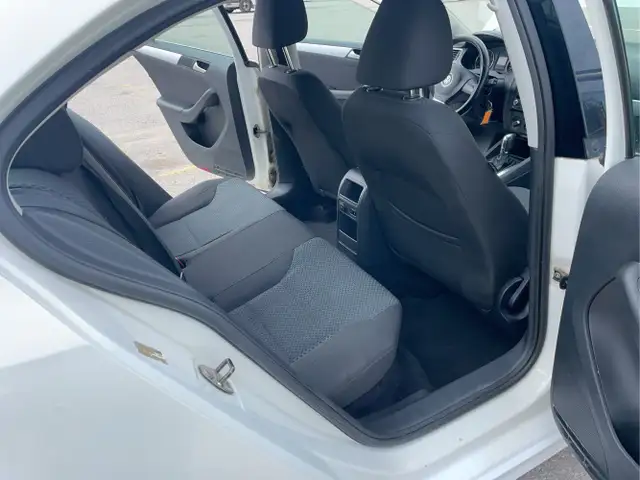 2013 Volkswagen Jetta - Photo 18