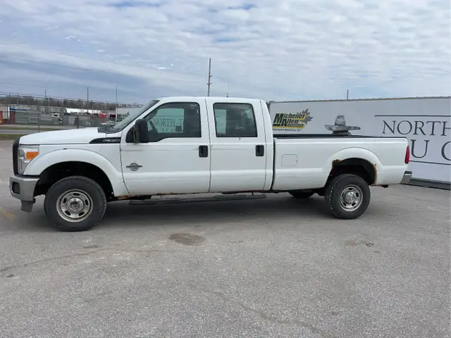 2011 Ford F-350 Super Duty - Photo 2