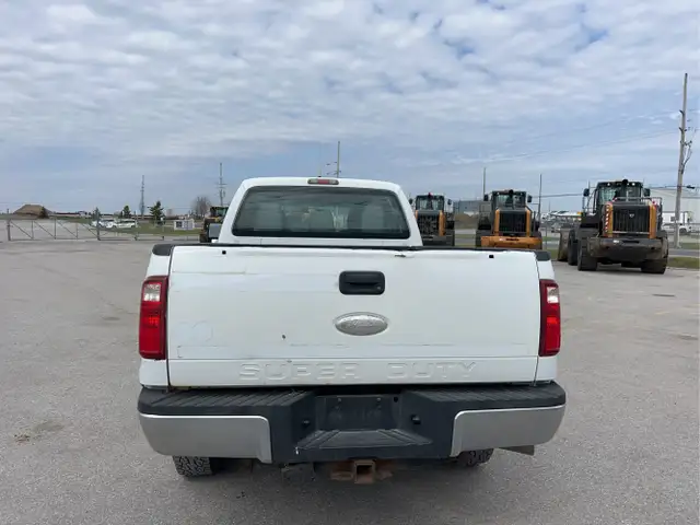 2011 Ford F-350 Super Duty - Photo 4