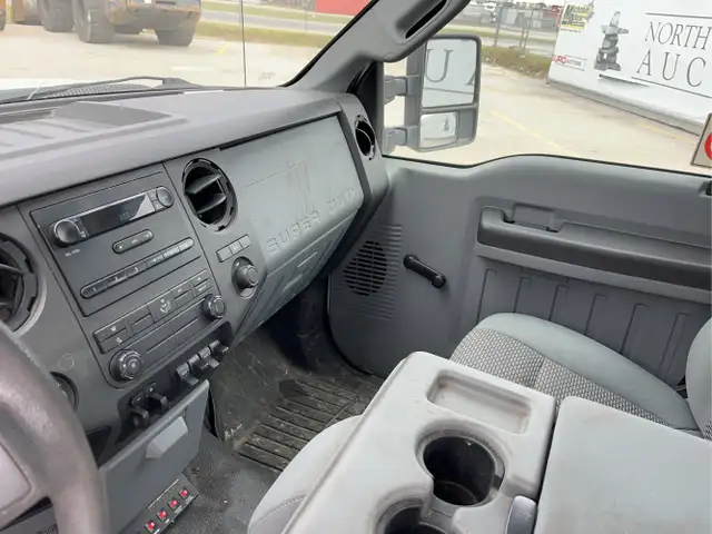 2011 Ford F-350 Super Duty - Photo 14