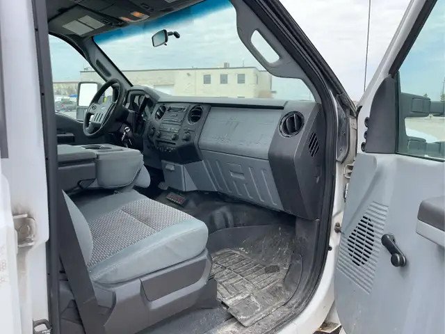 2011 Ford F-350 Super Duty - Photo 17