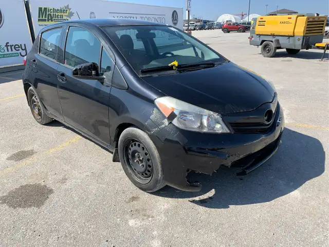 2014 Toyota Yaris - Photo 3