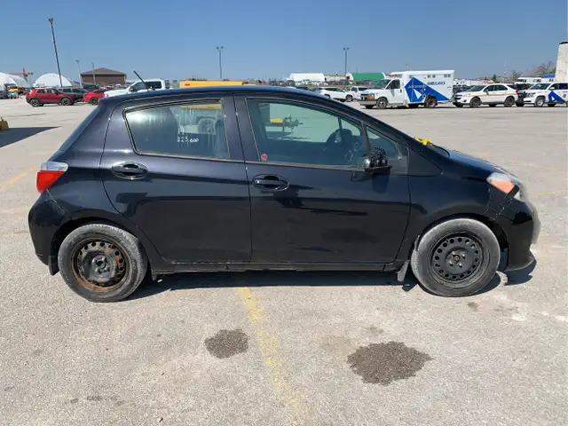 2014 Toyota Yaris - Photo 4
