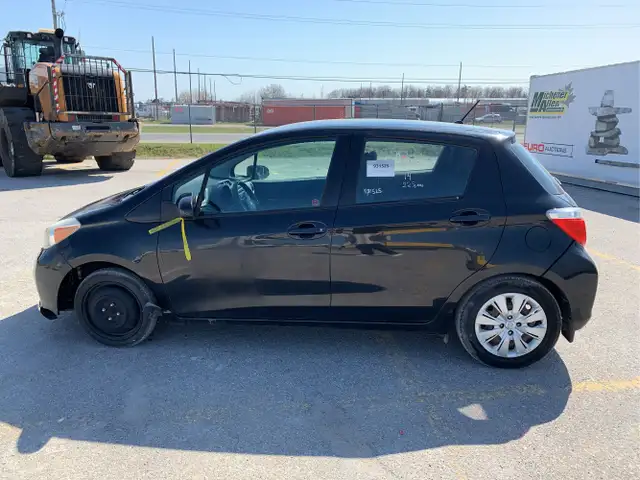 2014 Toyota Yaris - Photo 8