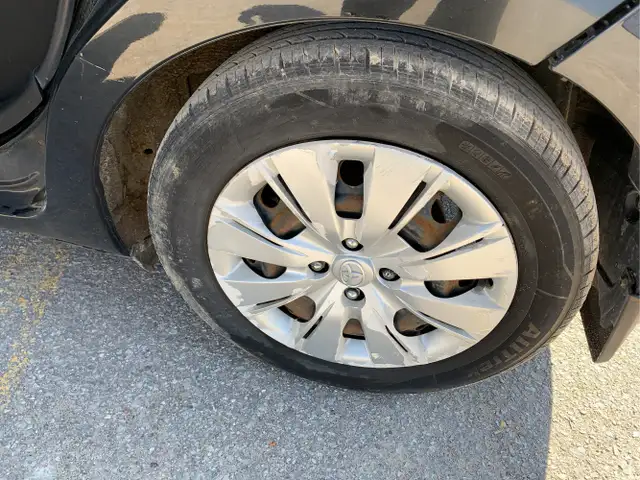 2014 Toyota Yaris - Photo 17