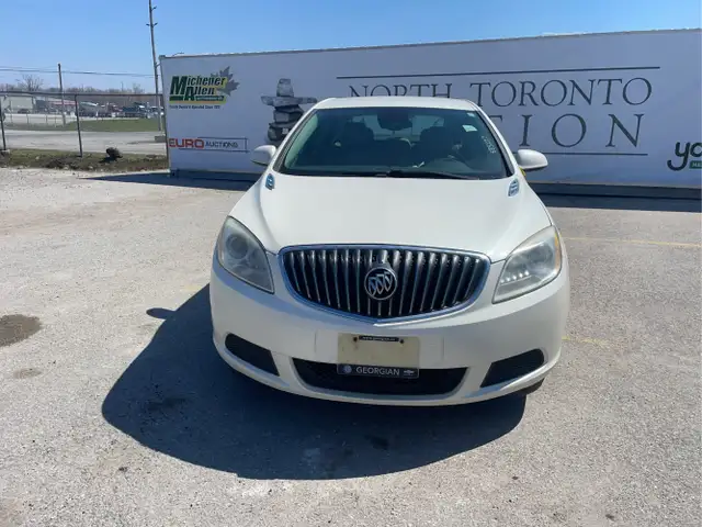 2016 Buick Verano - Photo 2