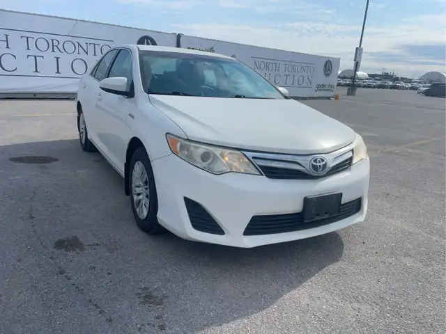 2012 Toyota Camry Hybrid - Photo 3