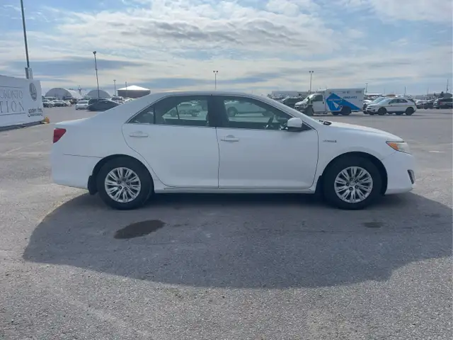 2012 Toyota Camry Hybrid - Photo 4