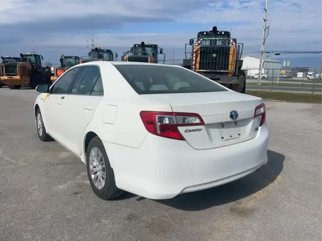 2012 Toyota Camry Hybrid - Photo 7