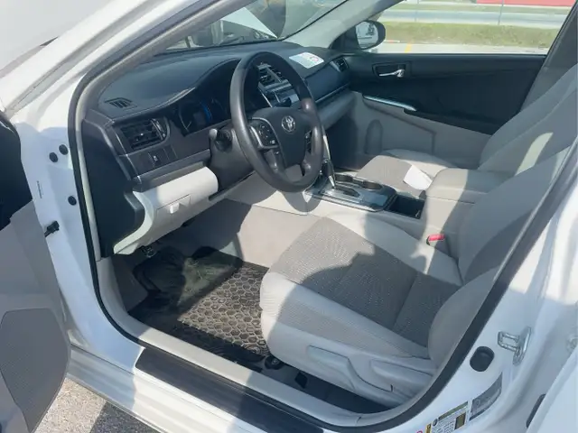 2012 Toyota Camry Hybrid - Photo 10