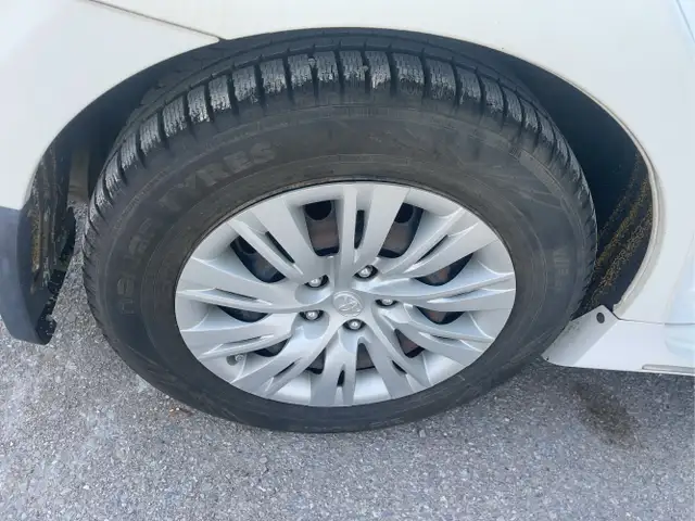 2012 Toyota Camry Hybrid - Photo 21