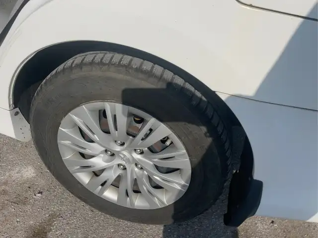 2012 Toyota Camry Hybrid - Photo 22