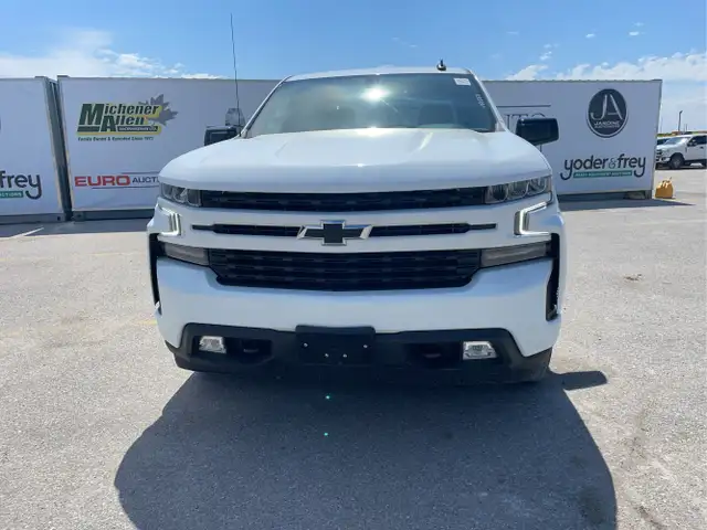 2021 Chevrolet Silverado 1500 - Photo 2
