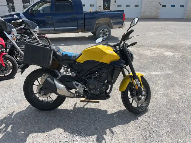 2023 Honda Cb - Photo 4