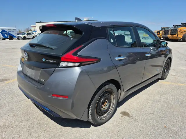 2019 Nissan LEAF - Photo 5