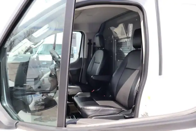 Ford Transit Cargo Van T-150 CARGO 130WB / 4X4 AWD / 1 SEUL PROP - Photo 5