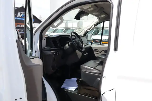 Ford Transit Cargo Van T-150 CARGO 130WB / 4X4 AWD / 1 SEUL PROP - Photo 6