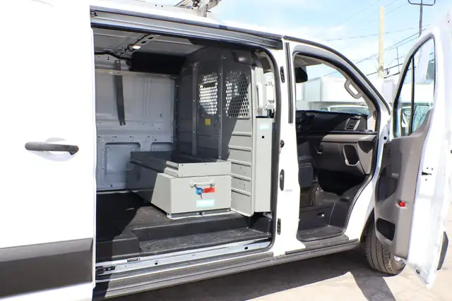 Ford Transit Cargo Van T-150 CARGO 130WB / 4X4 AWD / 1 SEUL PROP - Photo 17